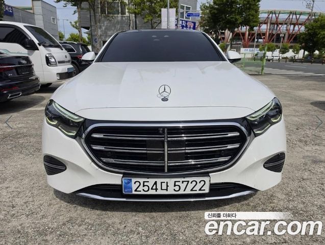 Mercedes-Benz E-Class 2024