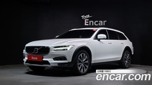 Volvo V90 2024