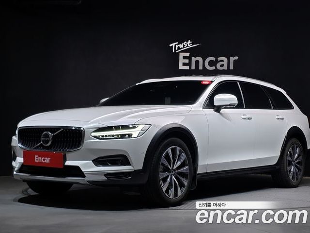 Volvo V90 2024
