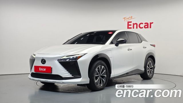 Lexus RZ 2023