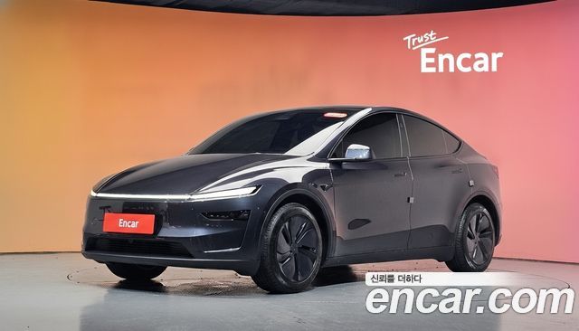 Tesla Model Y 2025