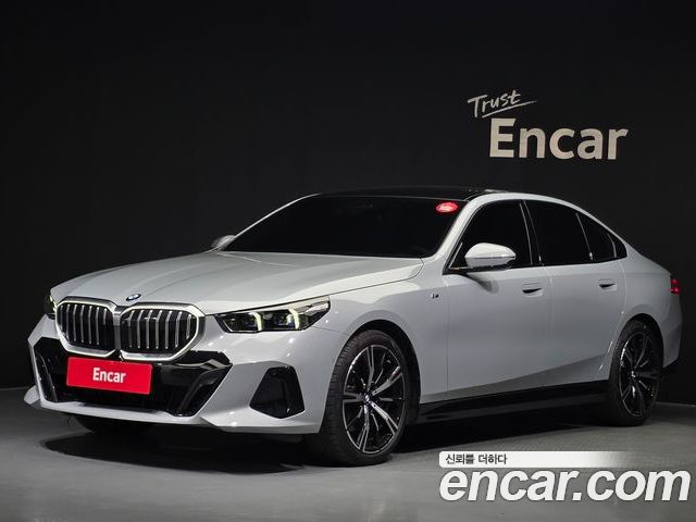 BMW 5-Series 2024