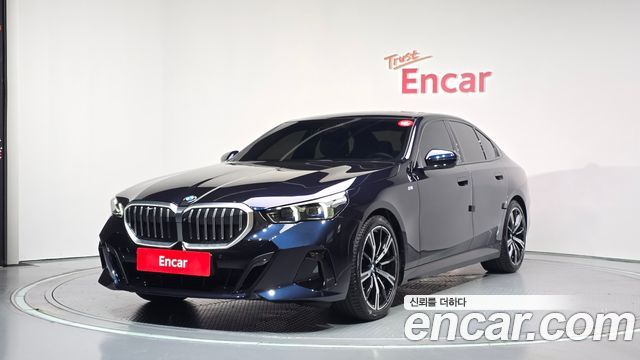 BMW 5-Series 2024