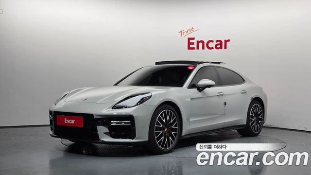 Porsche Panamera 2025