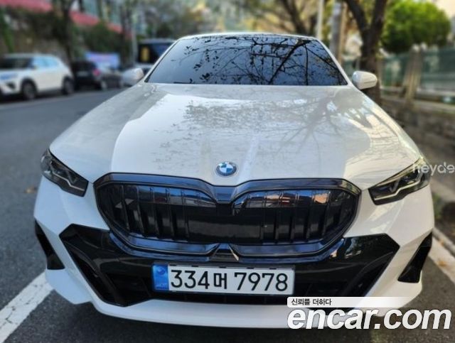BMW 5-Series 2025
