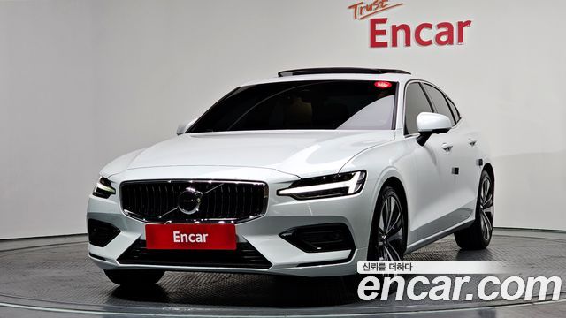 Volvo S60 2023