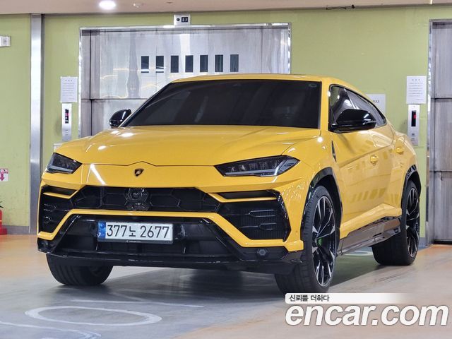 Lamborghini Urus 2021