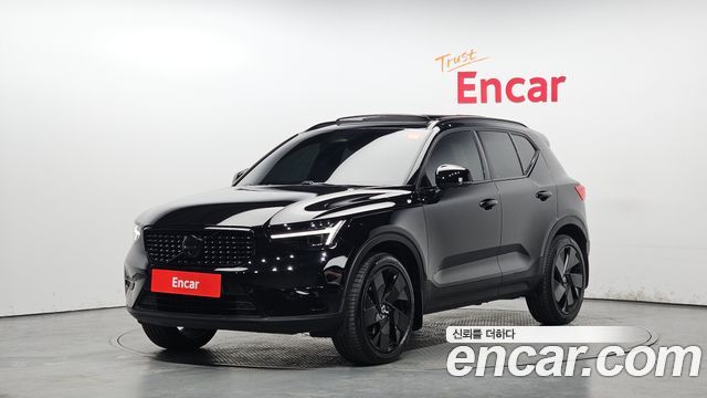Volvo XC40 2025