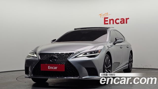 Lexus LS 2022