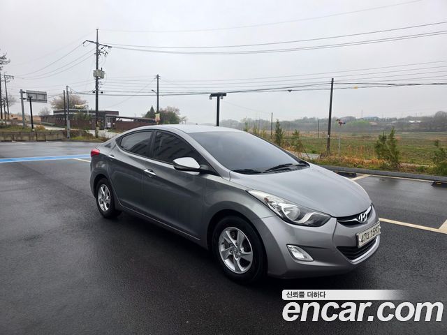 Hyundai AVANTE 2011