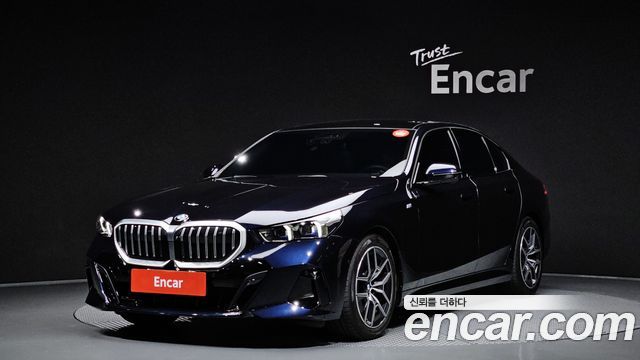 BMW 5-Series 2024
