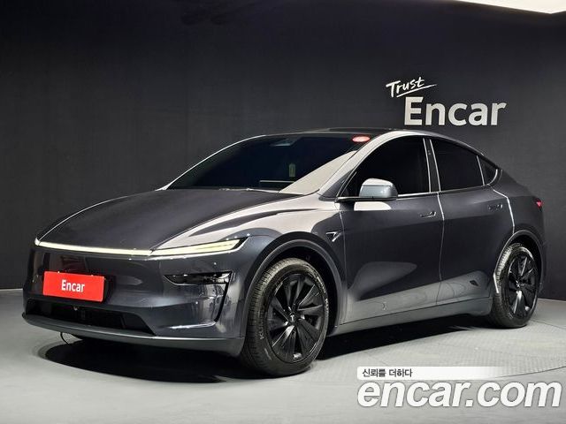 Tesla Model Y 2025