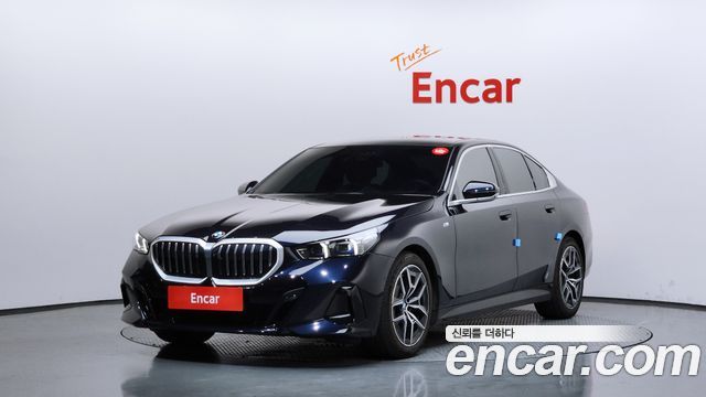 BMW 5-Series 2024