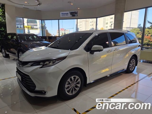 Toyota Sienna 2025