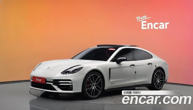Porsche Panamera 2021