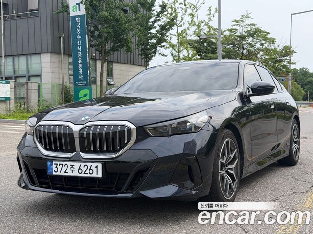 BMW 5-Series 2024