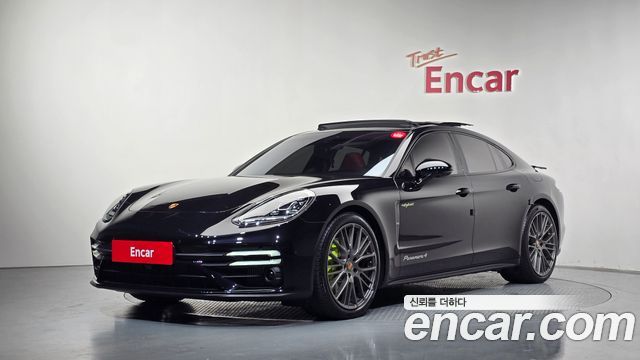 Porsche Panamera 2023
