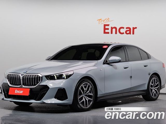 BMW 5-Series 2024