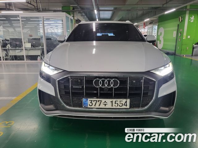 Audi Q8 2021