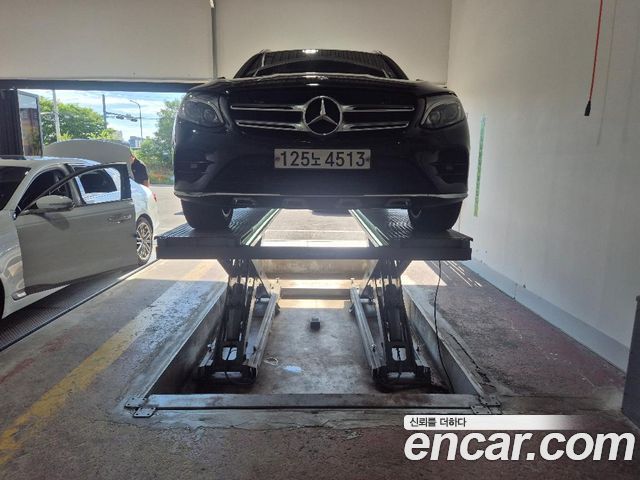 Mercedes-Benz GLC-Class 2019