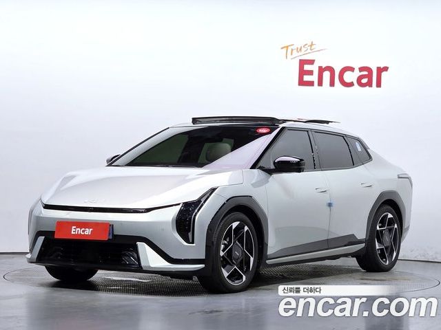 Kia EV4 2025