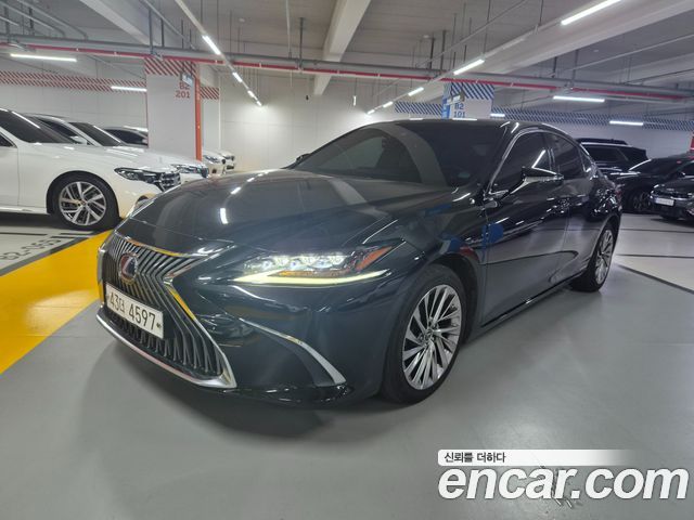 Lexus ES 2019
