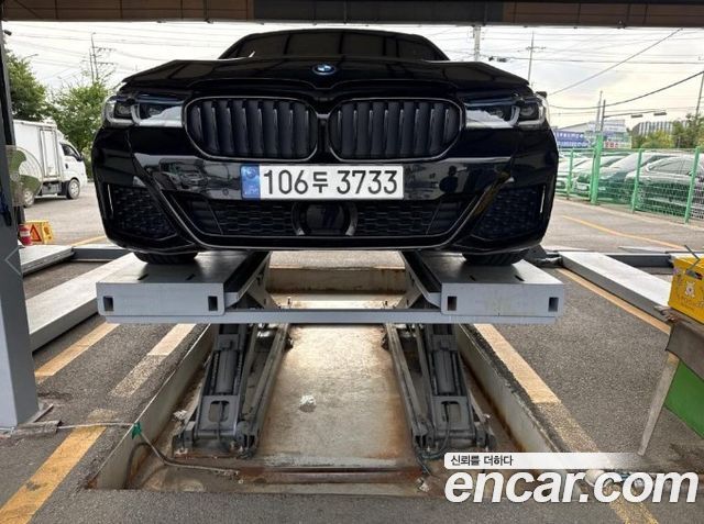 BMW 5-Series 2023
