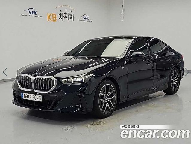 BMW 5-Series 2024