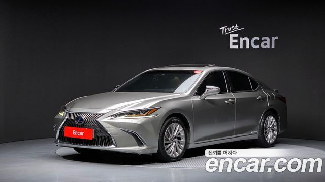 Lexus ES 2021