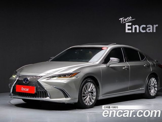 Lexus ES 2021