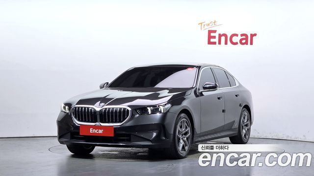BMW 5-Series 2023