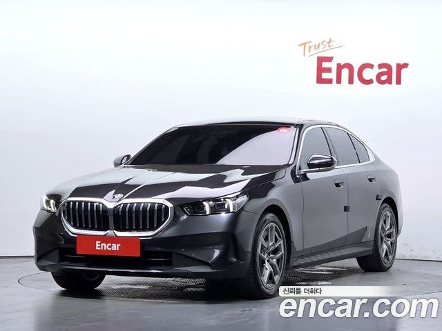 BMW 5-Series 2023