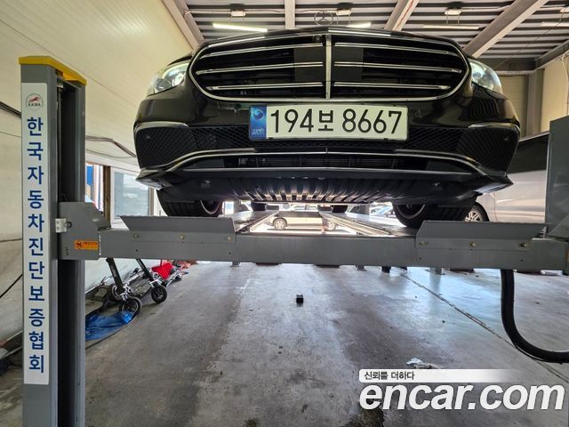 Mercedes-Benz E-Class 2023