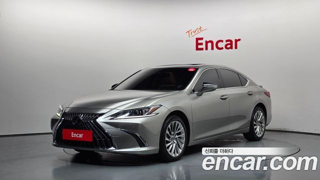 Lexus ES 2022