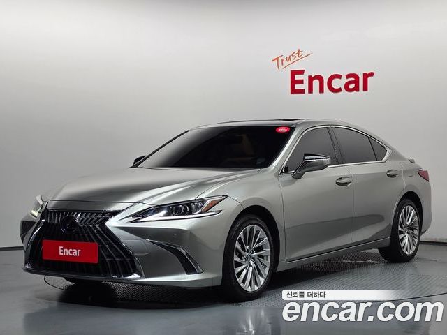 Lexus ES 2022