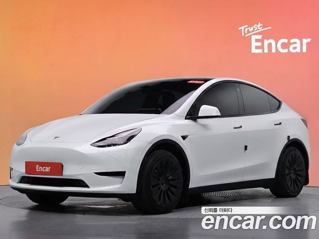 Tesla Model Y 2024