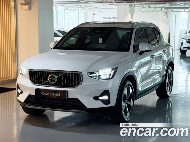 Volvo XC40 2026
