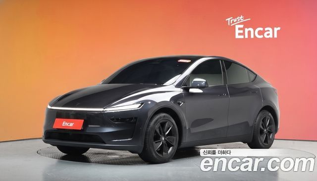 Tesla Model Y 2025