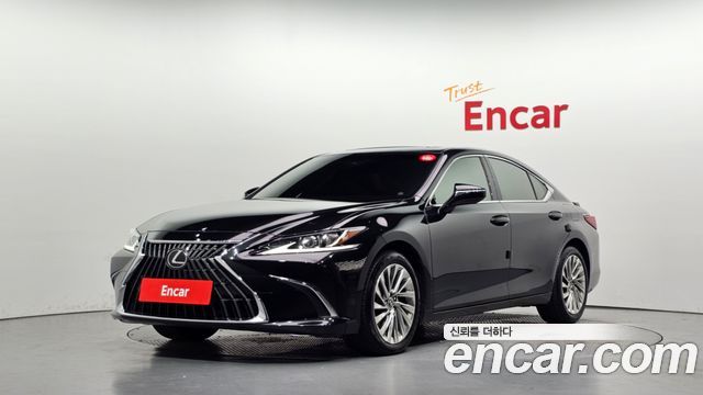 Lexus ES 2022