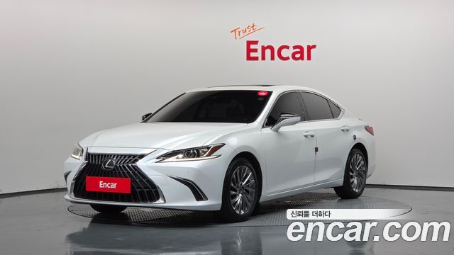 Lexus ES 2023
