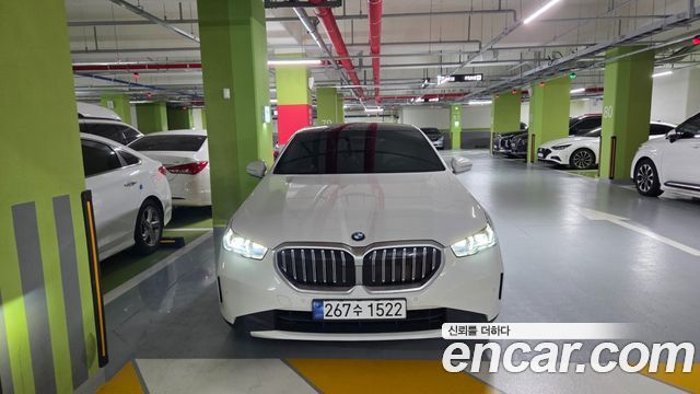 BMW 5-Series 2024