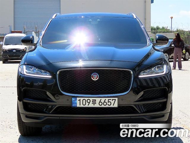 Jaguar F-PACE 2019