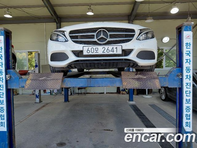 Mercedes-Benz C-Class 2018