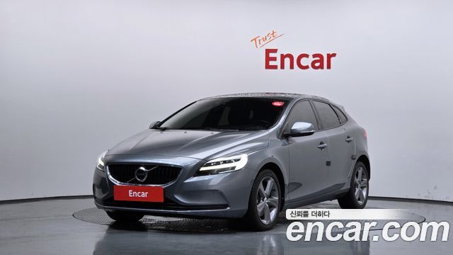 Volvo V40 2018