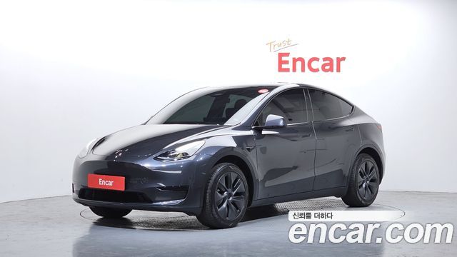 Tesla Model Y 2024