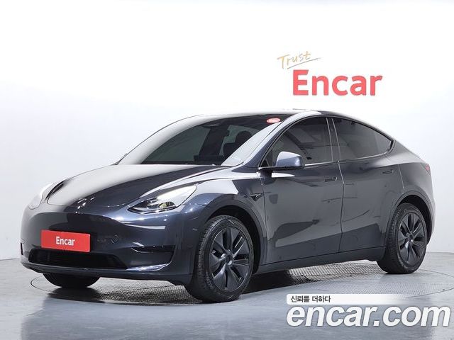 Tesla Model Y 2024
