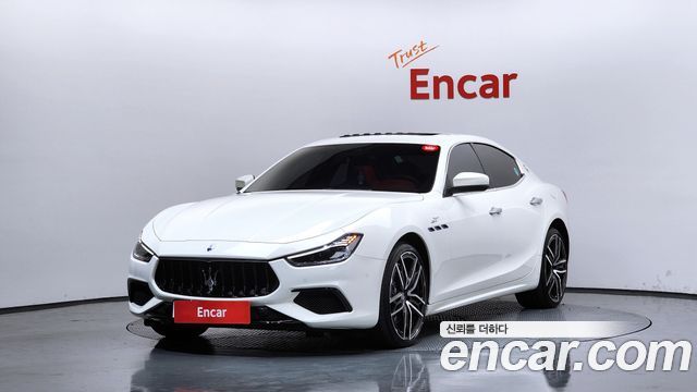 Maserati Ghibli 2021