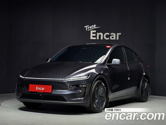 Tesla Model Y 2025