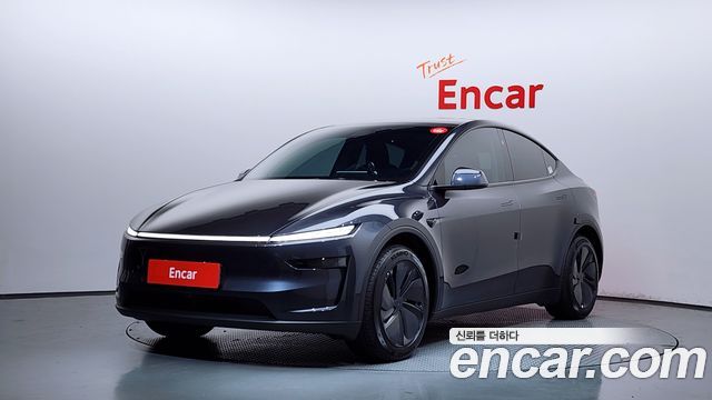 Tesla Model Y 2025