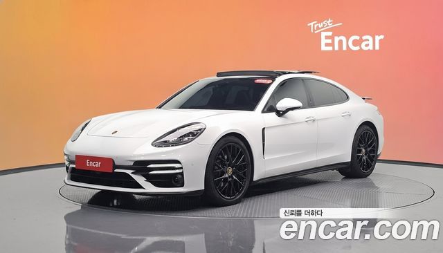 Porsche Panamera 2021